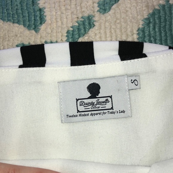 💵SOLD💵 Dainty Jewells Striped Ruffle Skirt - Picture 5 of 6